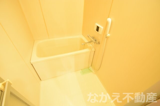 物件内観写真6　(日々の疲れを癒すお風呂付です)