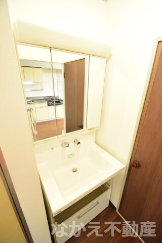 物件内観写真8　(忙しい朝には欠かせない洗面所です)