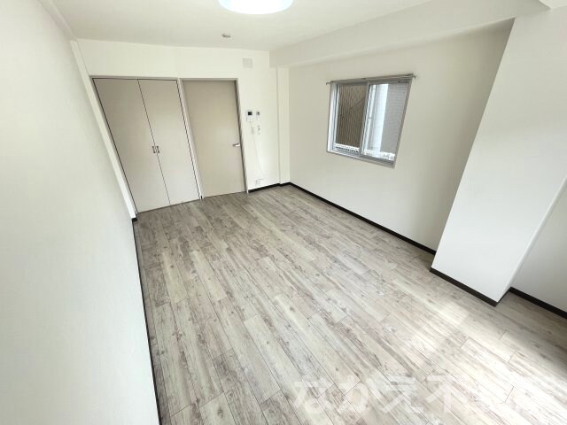 物件内観写真3　(リビングです)