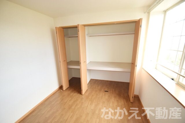 物件内観写真11　(収納豊富です)