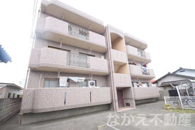 物件外観写真1　(外観もきれいです)