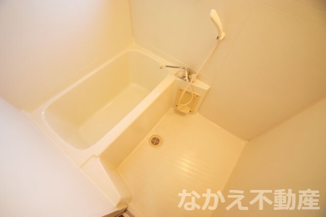 物件内観写真6　(日々の疲れを癒すお風呂付です)