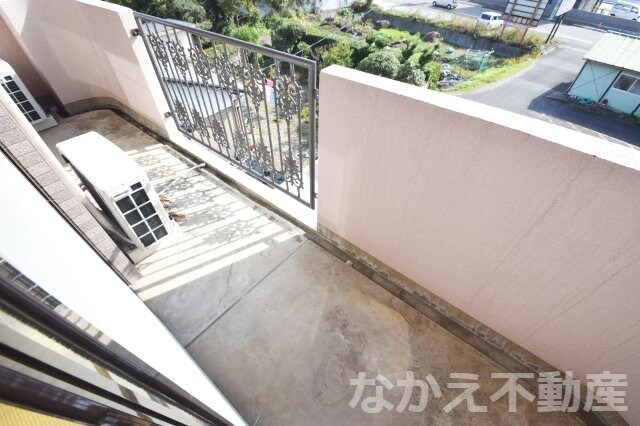 物件内観写真10　(外からの目が気にならないバルコニーで洗濯物が干せます)