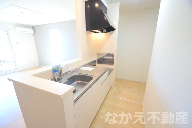 物件内観写真4　(コンパクトなキッチンで掃除もラクラク)