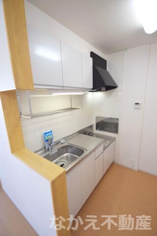 物件内観写真11　(コンパクトなキッチンで掃除もラクラク)