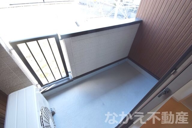 物件内観写真13　(お洗濯にも便利なバルコニー付き)