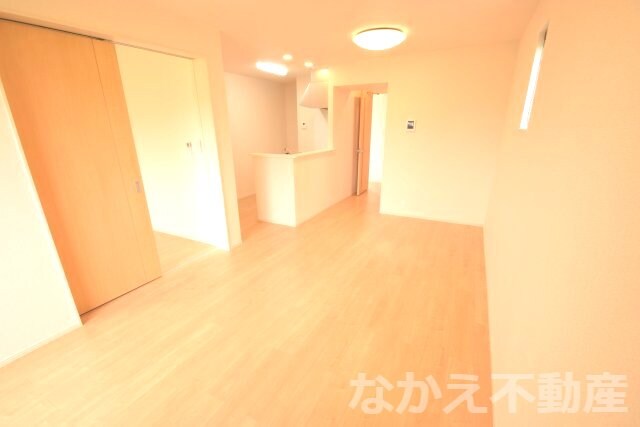 物件内観写真2　(使いやすいリビングです)