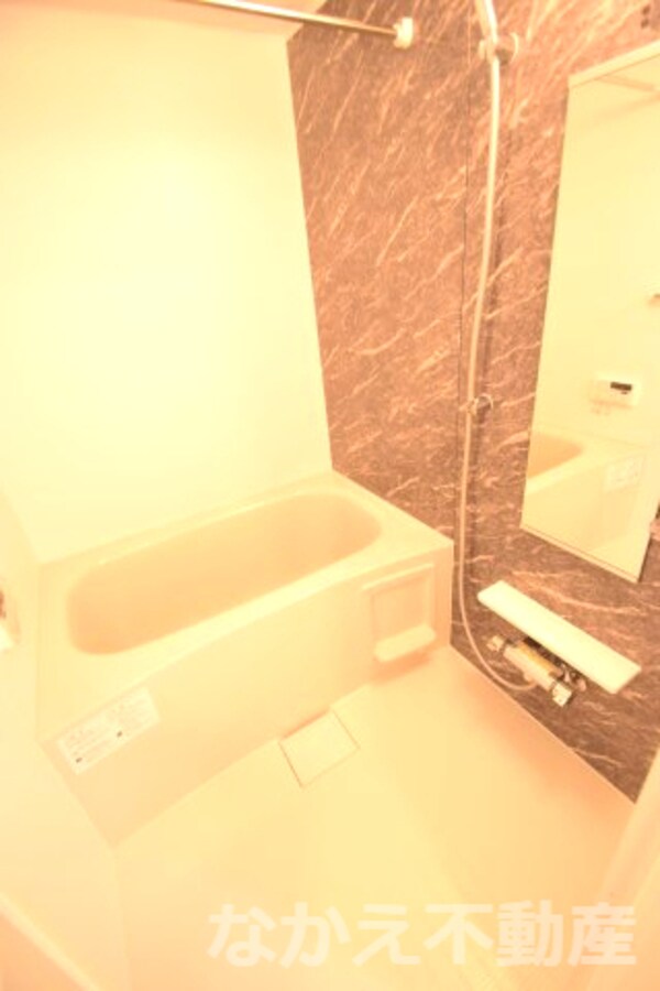 浴室(コンパクトで使いやすいお風呂です)