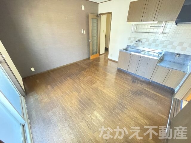 物件内観写真2　(ゆったり過ごせるリビングです)