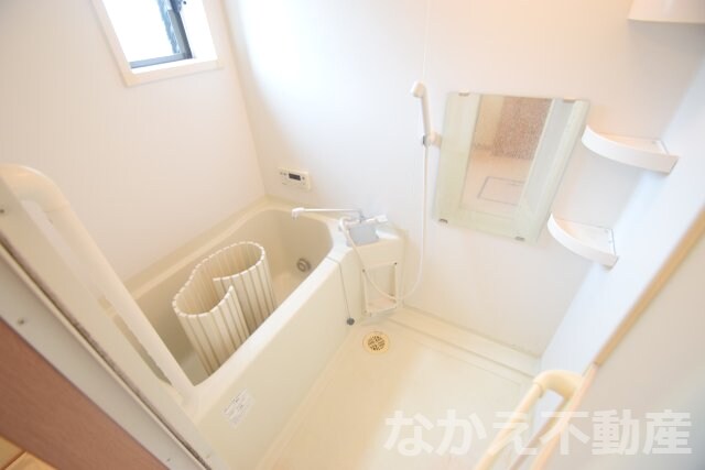 物件内観写真5　(きれいなお風呂です)