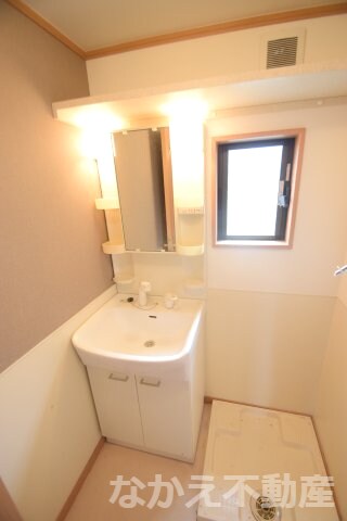 物件内観写真7　(スペースが確保できる洗面所です)