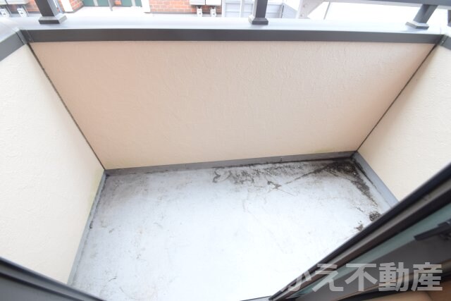 物件内観写真10　(陽当たり良好なバルコニーです)