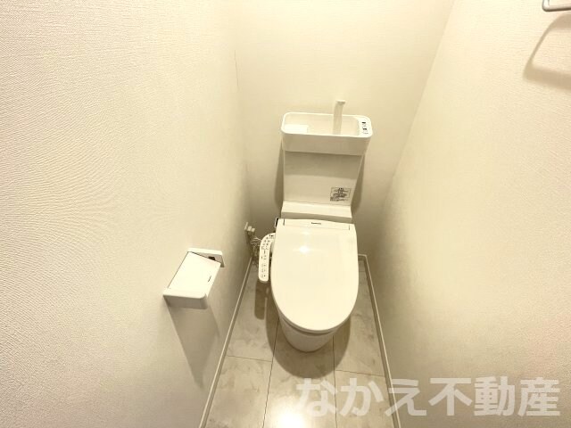 物件内観写真7　(ゆったりとした空間のトイレです)