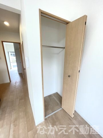 物件内観写真9　(便利な収納スペースです)