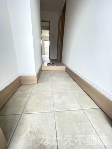 物件内観写真13　(収納もある玄関です)