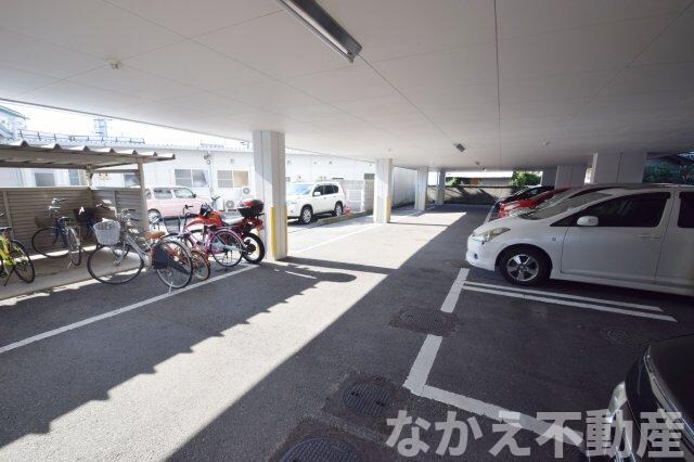 物件外観写真2　(駐車場です)