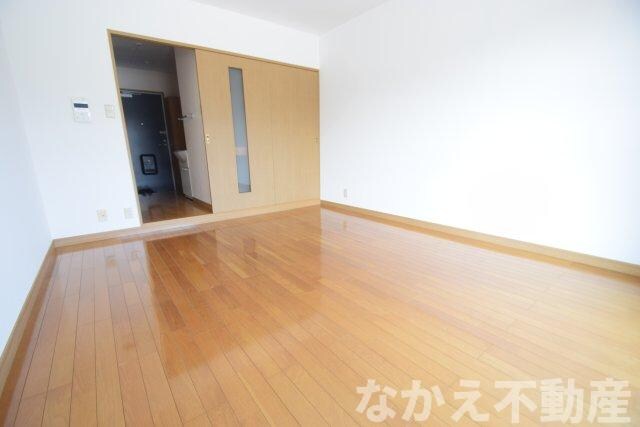 物件内観写真3　(ゆったり過ごせるリビングです)