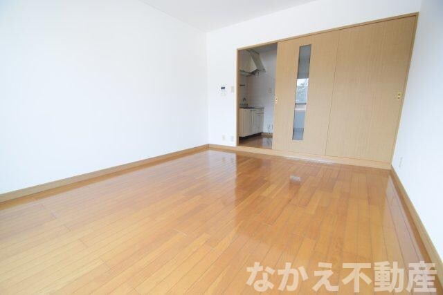 物件内観写真5　(使い勝手のいい洋室です)