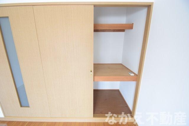 物件内観写真12　(ちょっとした収納スペースも充実しています)