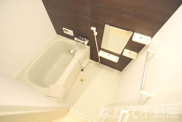 物件内観写真6　(日々の疲れを癒すお風呂付です)