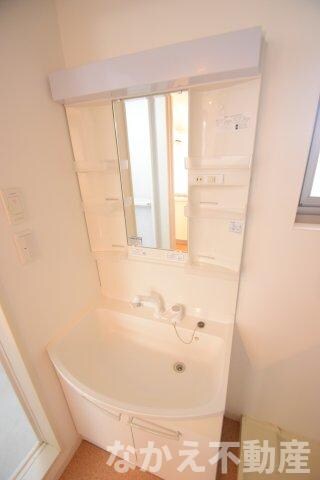 物件内観写真9　(スペースが確保できる洗面所です)