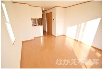 物件内観写真9　(使い勝手のいい寝室です)