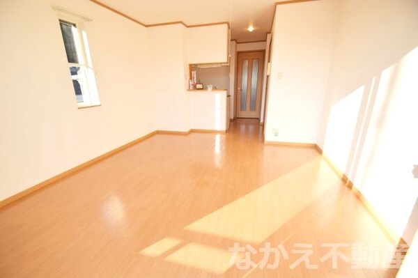 居室(おしゃれな居間です)