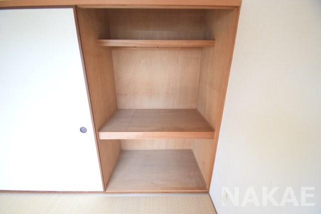 物件内観写真11　(収納豊富です)