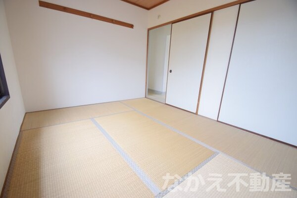 寝室(ゆとりの広さです)