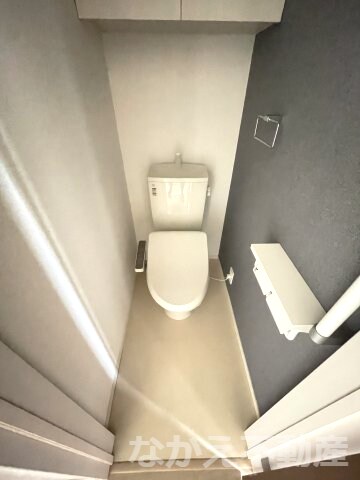 物件内観写真7　(落ち着いた色調のトイレです)