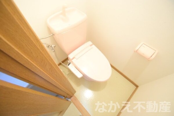 トイレ(コンパクトで使いやすいトイレです)