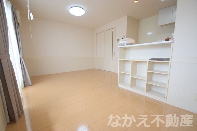 物件内観写真3　(リビングです)