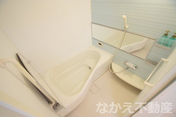 浴室(コンパクトで使いやすいお風呂です)