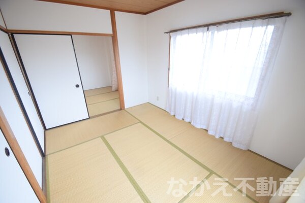 和室(日本らしい落ち着いた雰囲気の和室です)