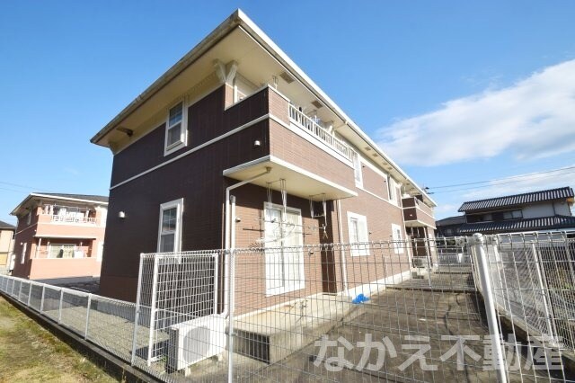 物件外観写真1　(外観もきれいです)