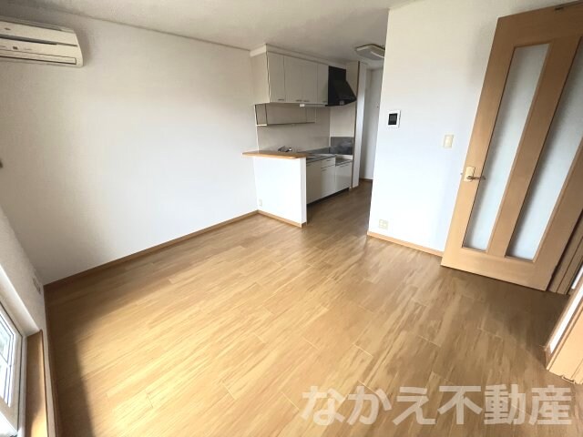 物件内観写真4　(ゆったり過ごせる居間です)