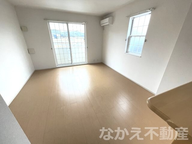 物件内観写真4　(おしゃれなリビングです)