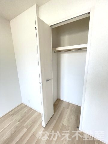 物件内観写真10　(たっぷりとした収納スペースです)