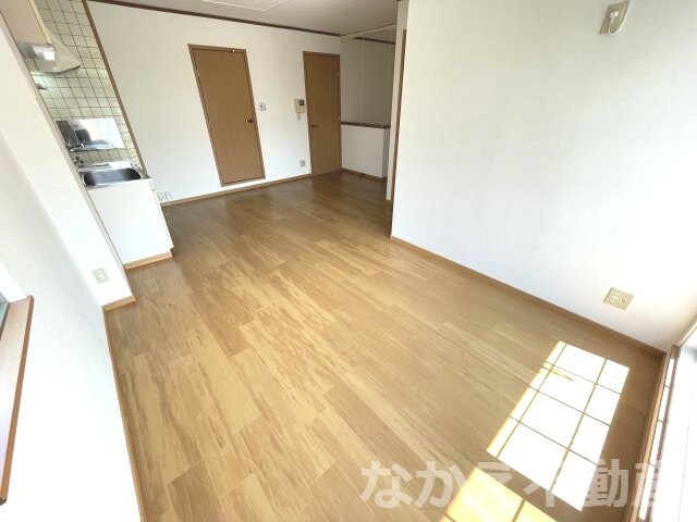 物件内観写真2　(ゆったりとしたリビングです)