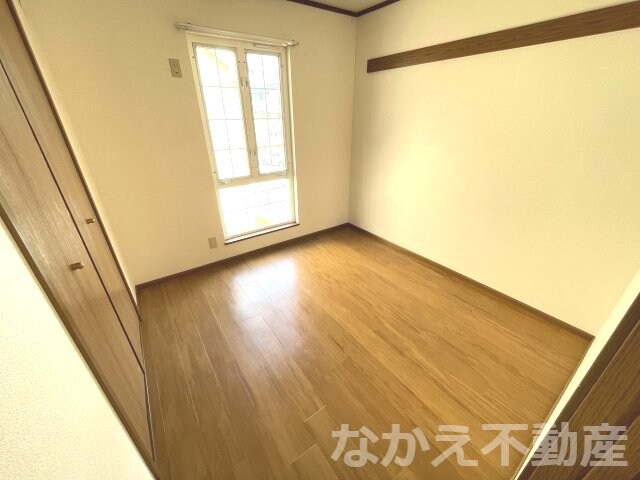 物件内観写真3　(開放的な寝室です)