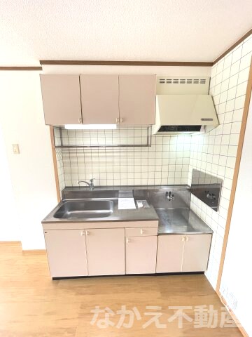 物件内観写真4　(コンパクトなキッチンで掃除もラクラク)