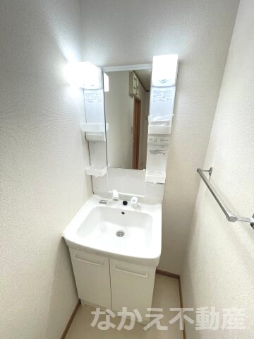 物件内観写真7　(使いやすい洗面所です)