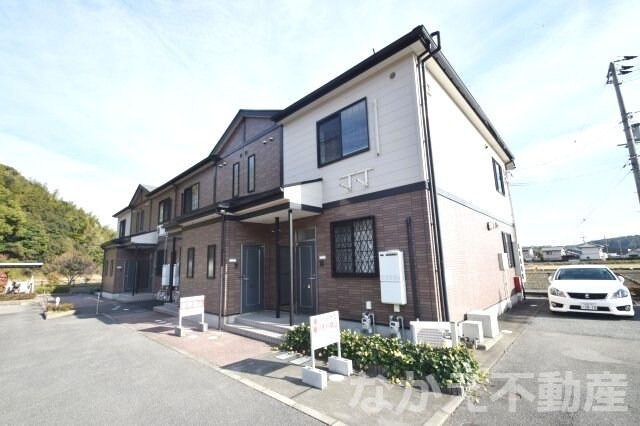 物件外観写真1　(おしゃれな外観です)