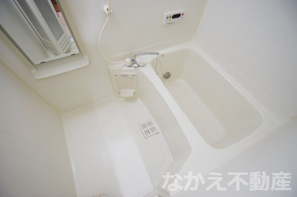 浴室(コンパクトで使いやすいお風呂です)