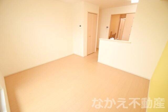 物件内観写真3　(使いやすい居間です)