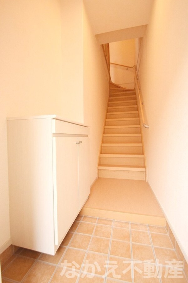 玄関(収納もある玄関です)