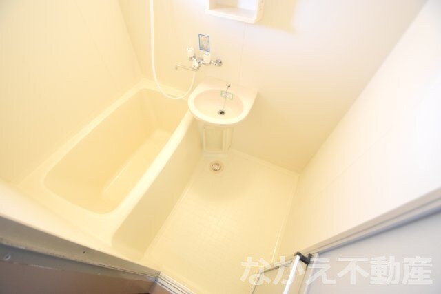 物件内観写真7　(コンパクトで使いやすいお風呂です)