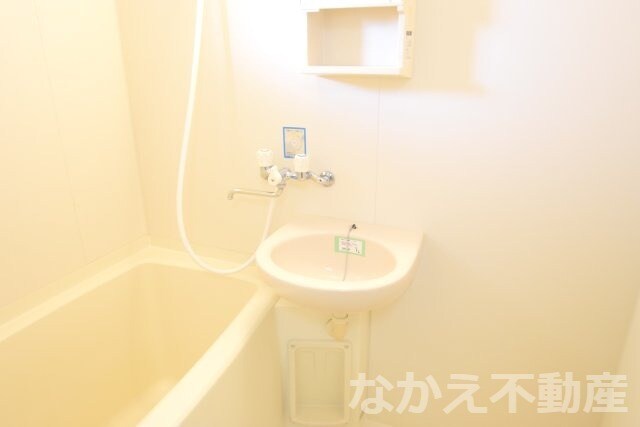 物件内観写真9　(スペースが確保できる洗面所です)