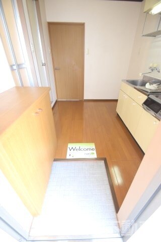 物件内観写真10　(きれいな玄関です)