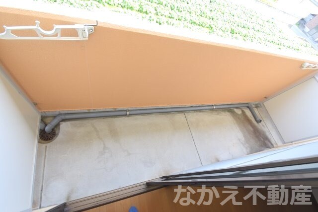 物件内観写真11　(暖かな日差しのふりそそぐバルコニー)